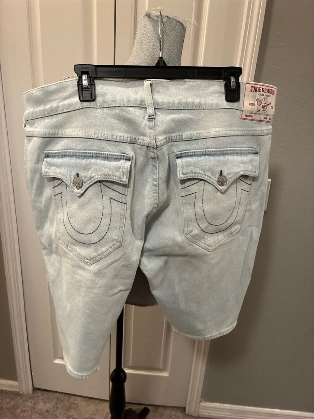 True religion mens Rocco’s relax skinny shorts size 42